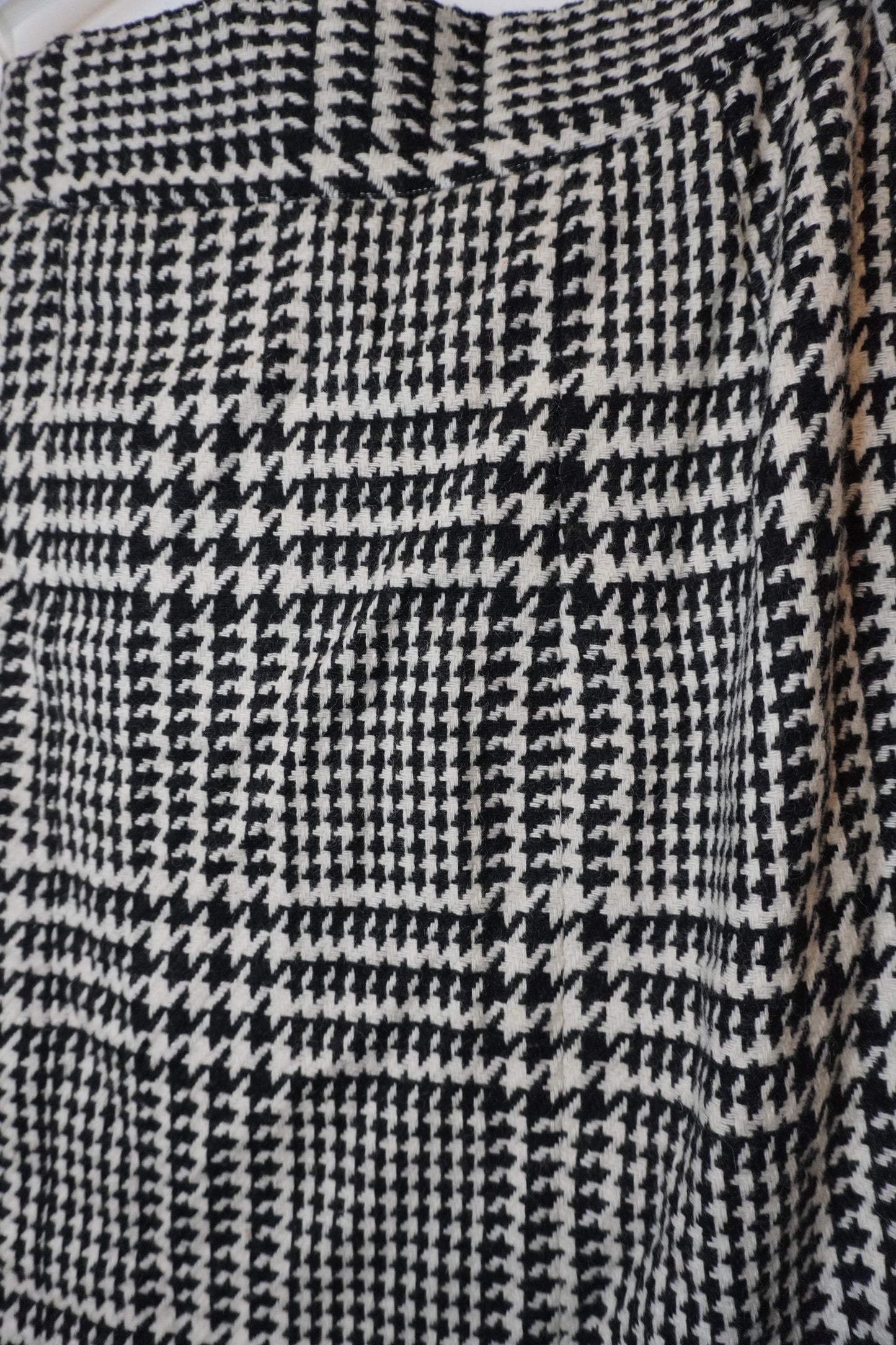 Jupe blanche et noire tweed – by Zainab