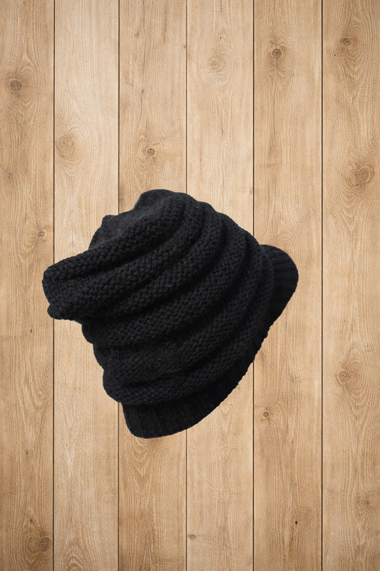 Bonnet avec visière – By BÉATRICE