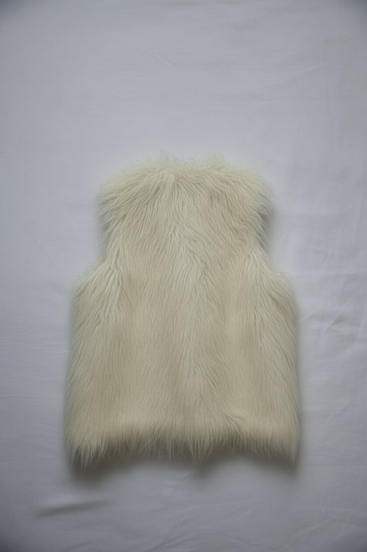 Gilet Effet Fourrure - by PLAN.BEE