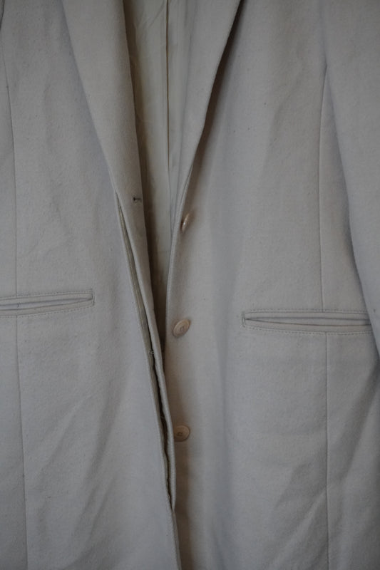 Élégant manteau long en laine crème – by Zainab