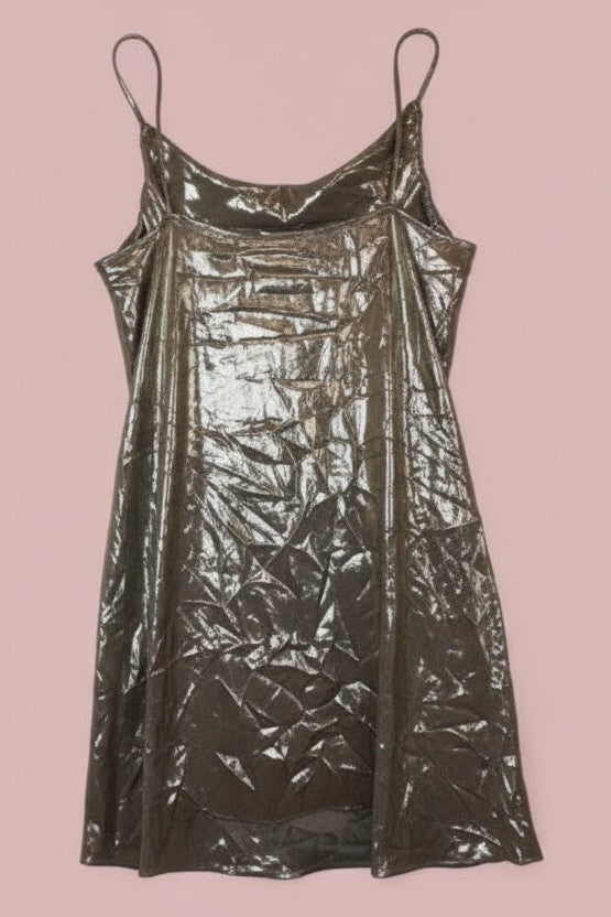 Robe de fête dorée métallique – by Zainab