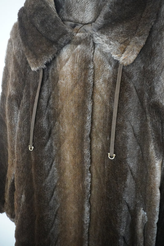 Manteau En Fourrure - by PRMEC