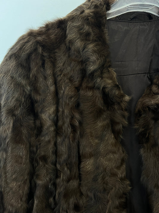 Manteau En Fourrure - by BÉATRICE