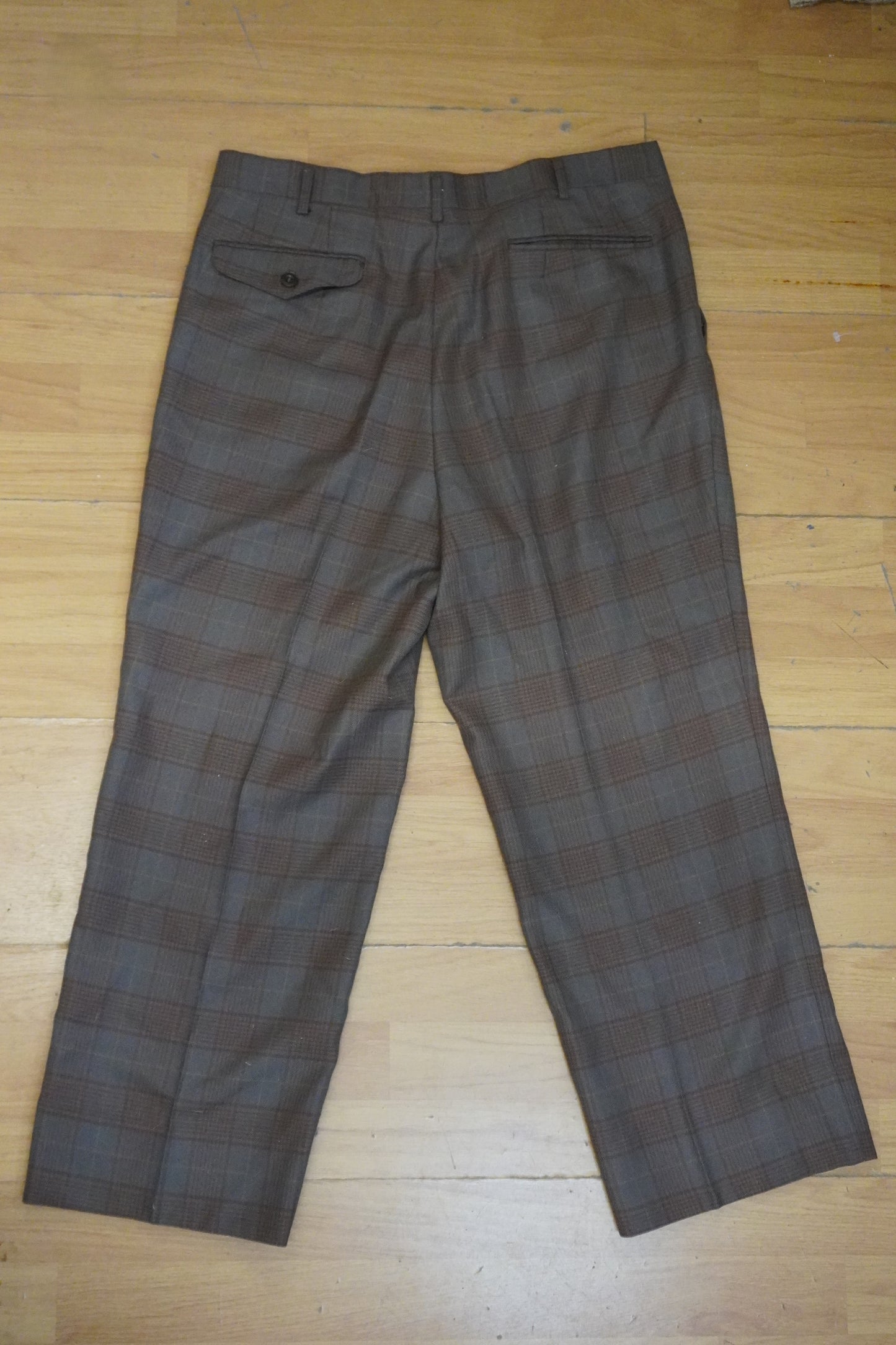 Pantalon À Pince - by BÉATRICE