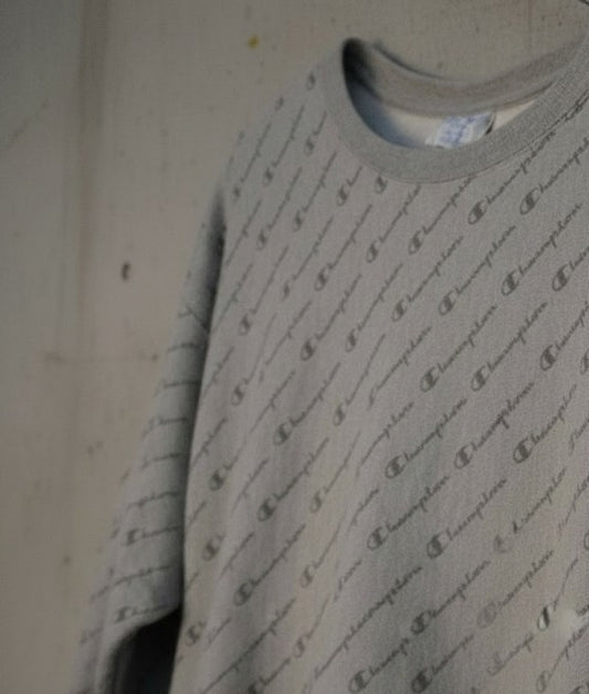 Sweat-shirt gris cropped – taille L (convient mieux à un M)