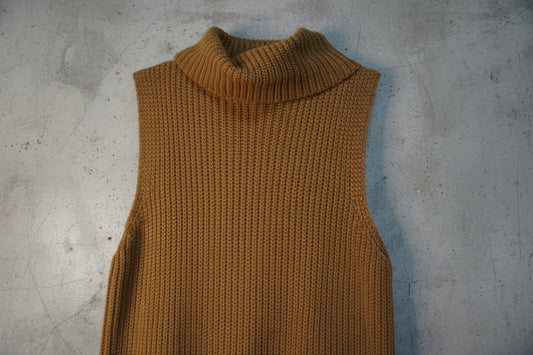 Robe pull marron col roulé – by Zainab