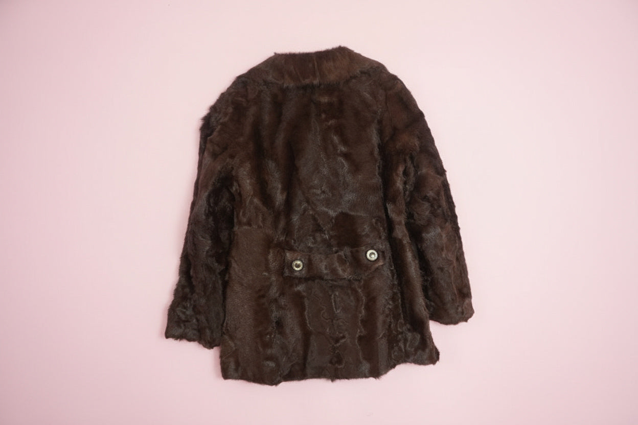 Veste en fourrure marron foncé ajustée – BY ZAINAB