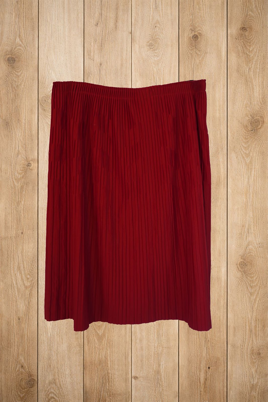 Jupe rouge plissée – by Béatrice