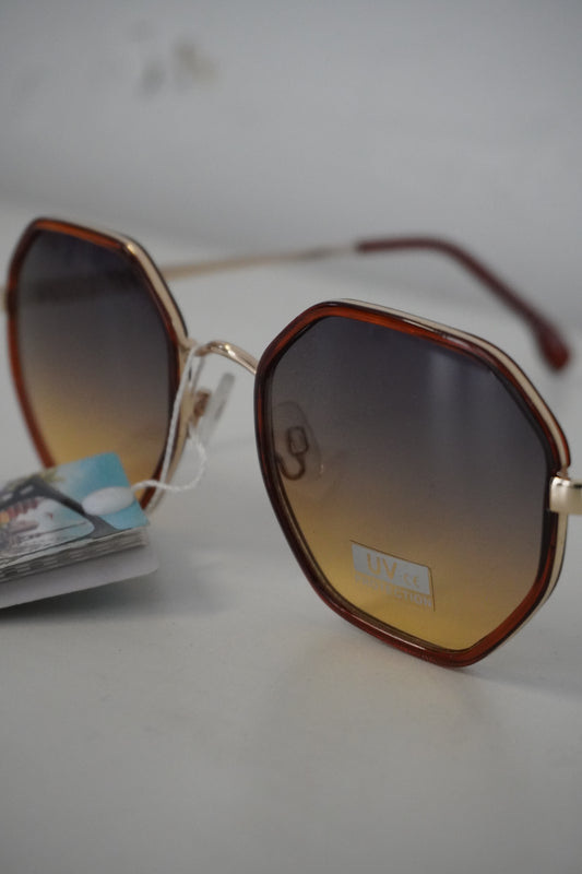 Lunettes de Soleil Translucides à Détails Métalliques – By YANNIS KINGSTON