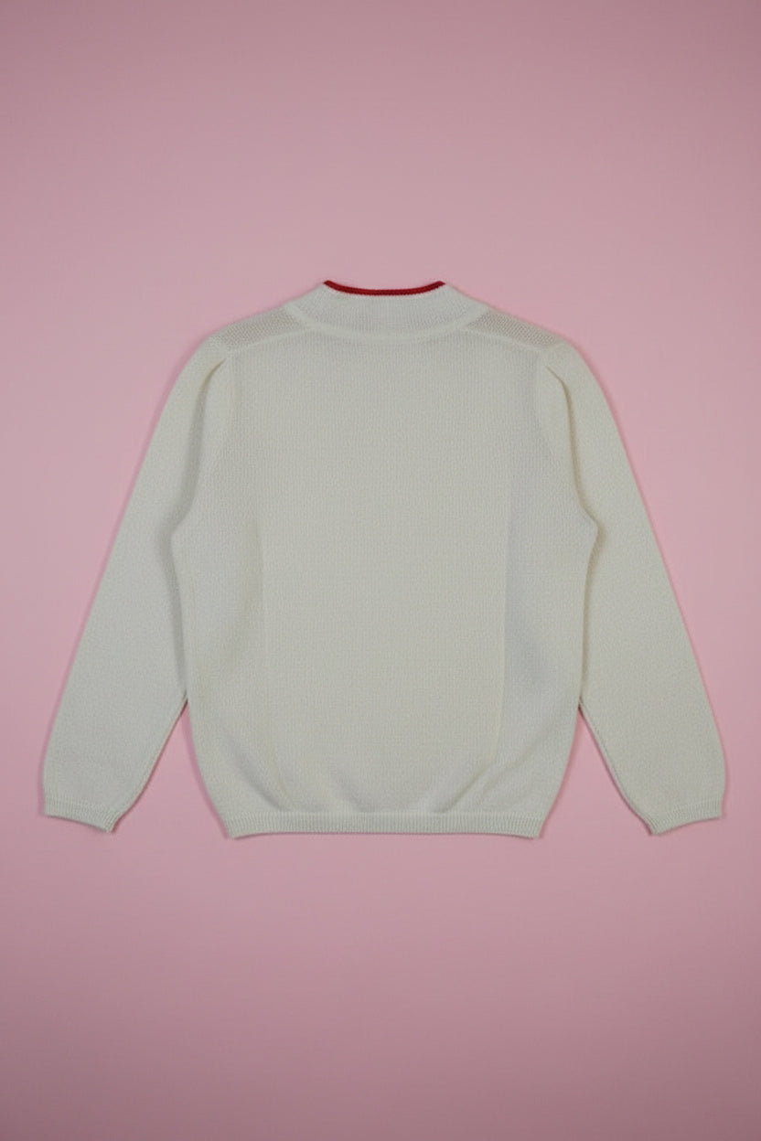 Pull blanc avec détails rouges – by Zainab