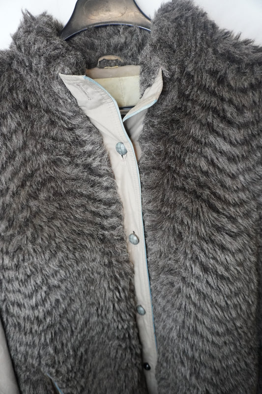 Manteau Vintage Fausse Fourrure - by PLAN.BEE