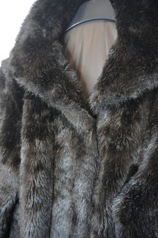 Manteau En Fausse Fourrure - by PRMEC