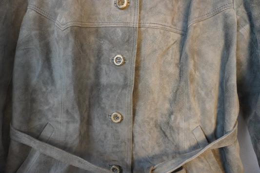 Veste en cuir verte ceinturée – BY ZAINAB