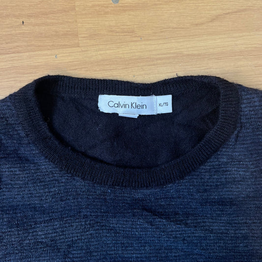 Pull noir avec fines rayures bleu foncé Calvin Klein – Taille XL