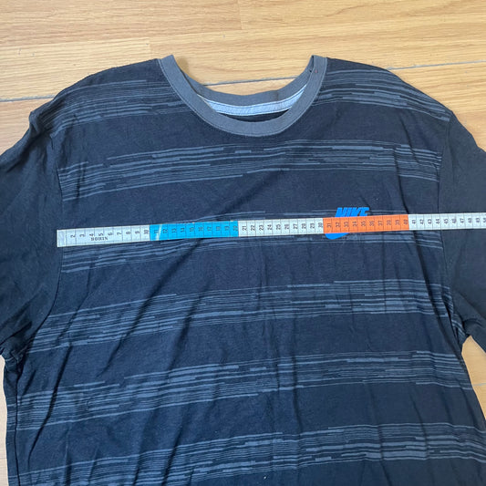 T-shirt Nike noir à rayures grises – Taille XL