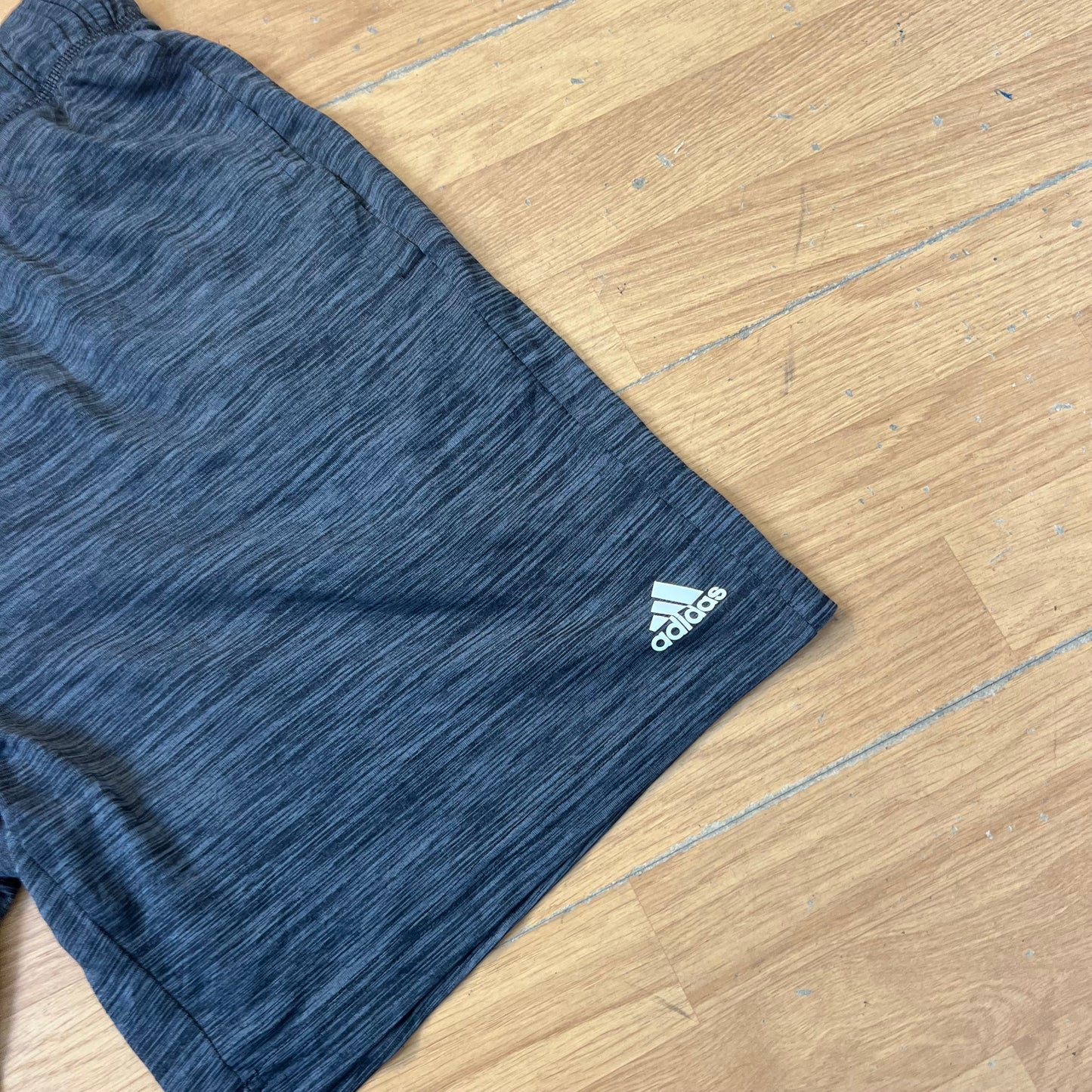 Shorts de sport gris foncé - Adidas - Taille L