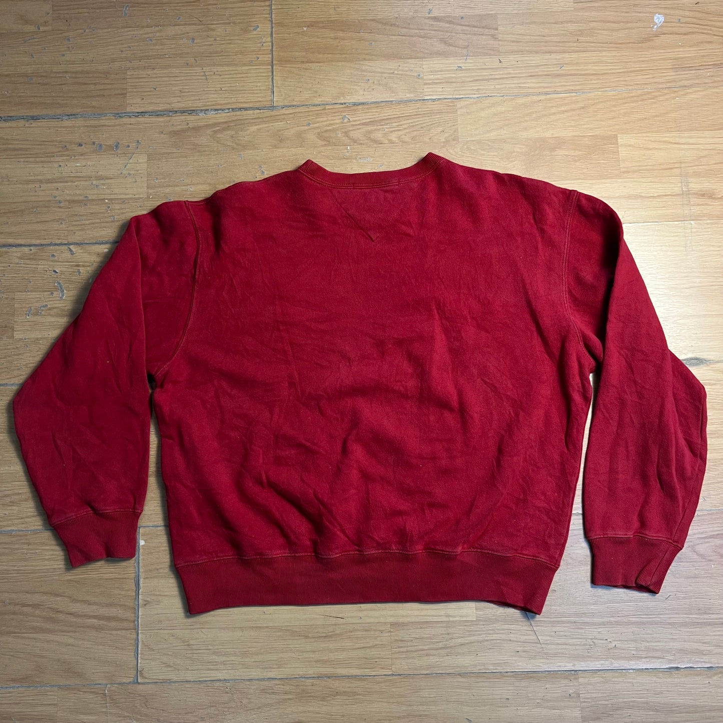 Sweat rouge Tommy Hilfiger sans capuche – Taille M