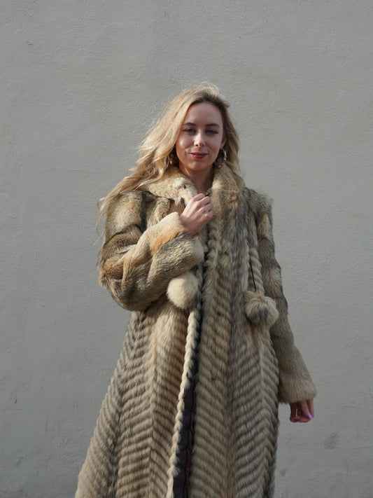 Cozy Luxe Hooded Fur Coat – by MANDY CHERIE