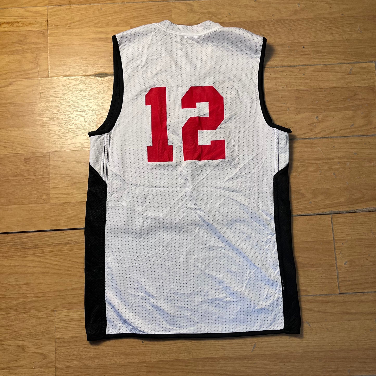 Maillot de basketball blanc et noir – Taille – M