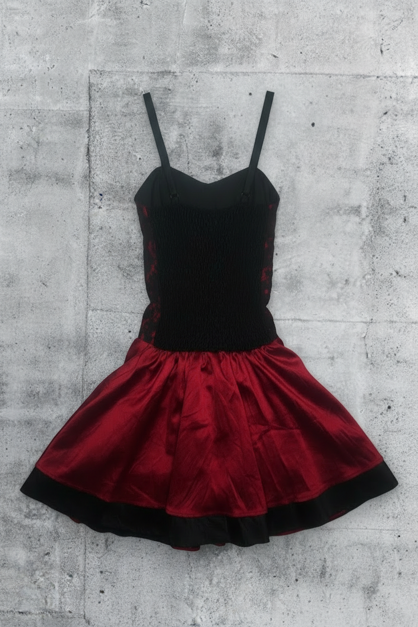 Lolita Robe - Bas Rouge Bouffant – Haut Noir Dentelle avec Ruban – Gros Nœud Rouge - Taille M/L