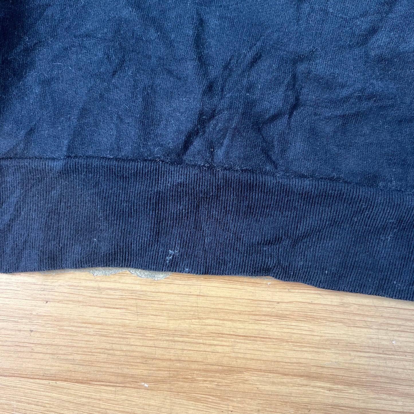 Sweat noir Calvin Klein sans capuche – Taille L
