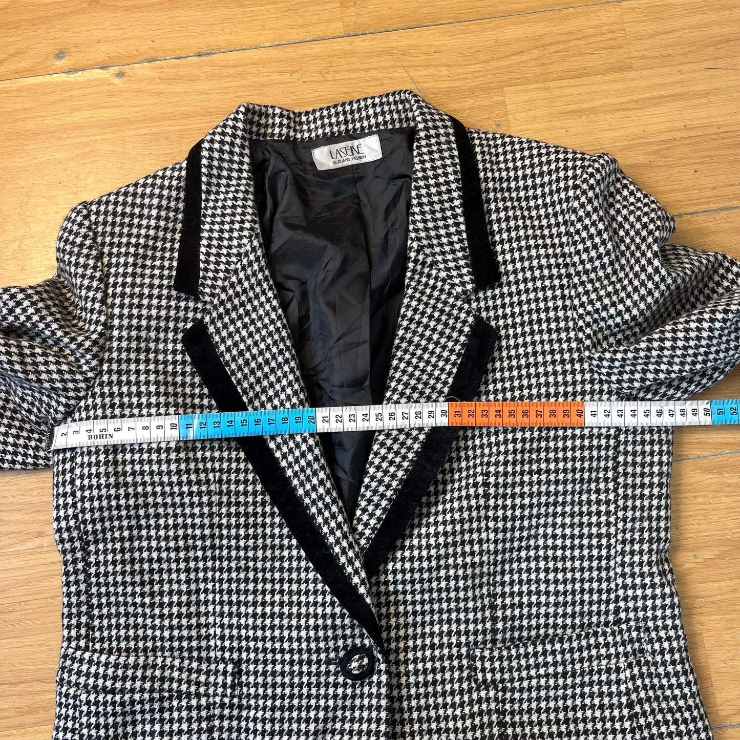 Blazer court pied-de-poule noir et blanc by ZAINAB