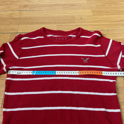 Pull rouge à rayures blanches American Eagle – Taille M