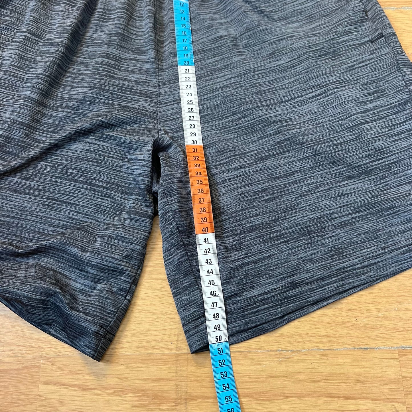 Shorts de sport gris foncé - Adidas - Taille L