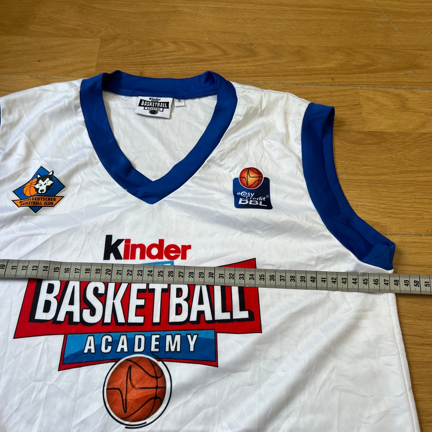 T-shirt style basketball blanc et bleu - Taille S