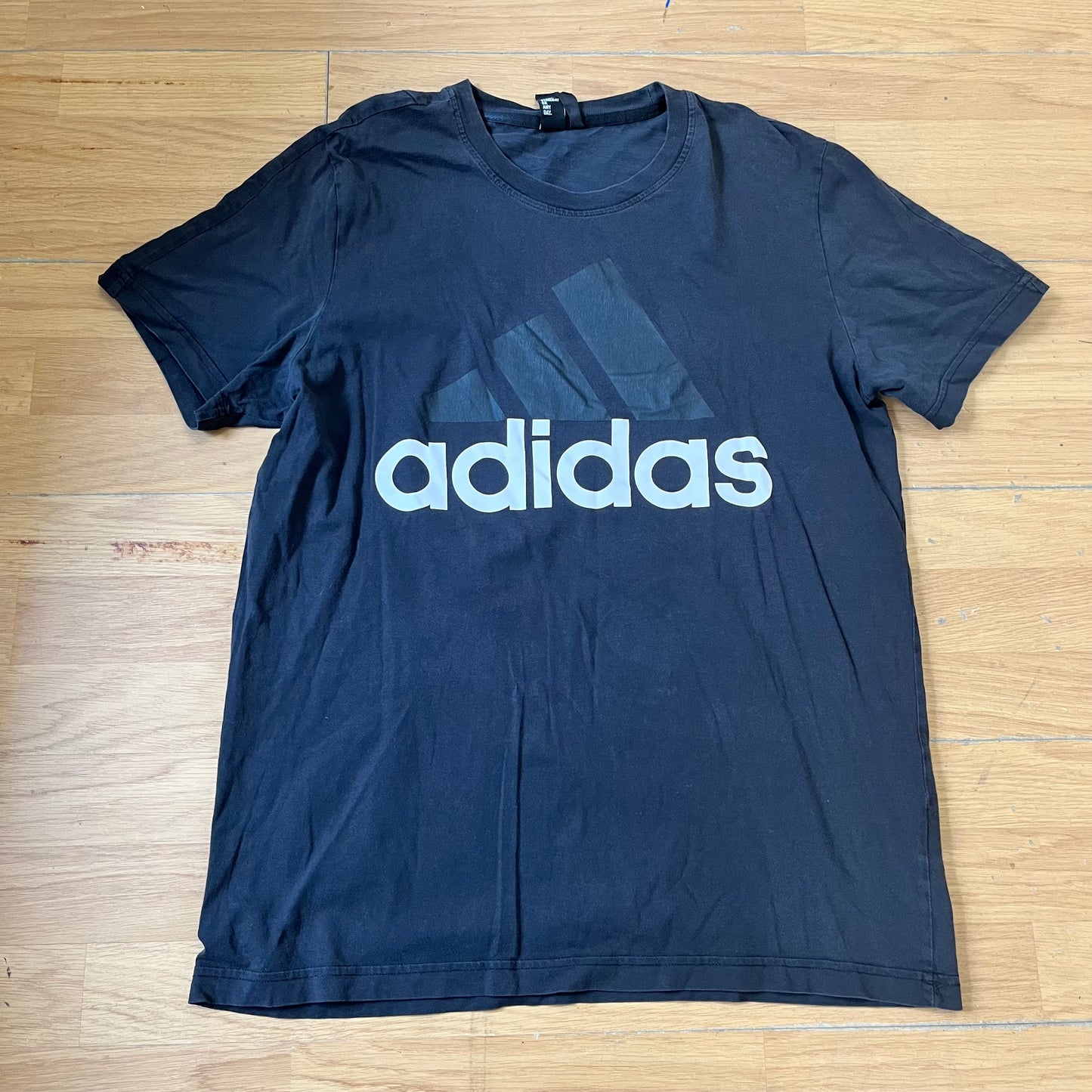 T-shirt adidas noir – Taille M