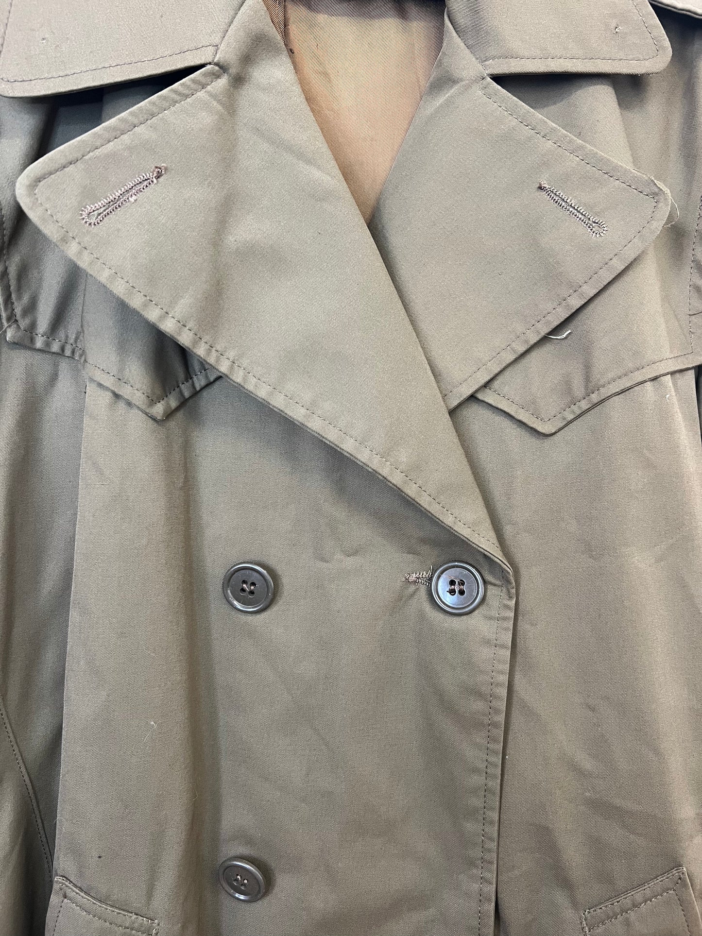 Trench-Coat - by BÉATRICE