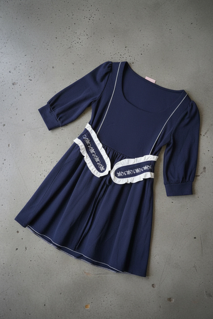 Robe bleu nuit courte avec ceinture – taille S