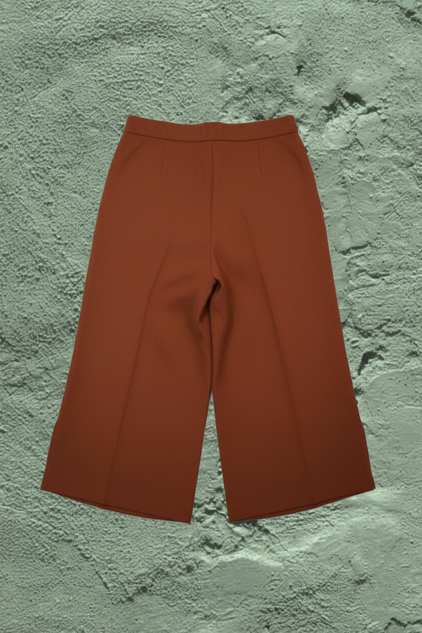 Pantalon Oversized Cozy Brun – by YANNIS KINGSTON
