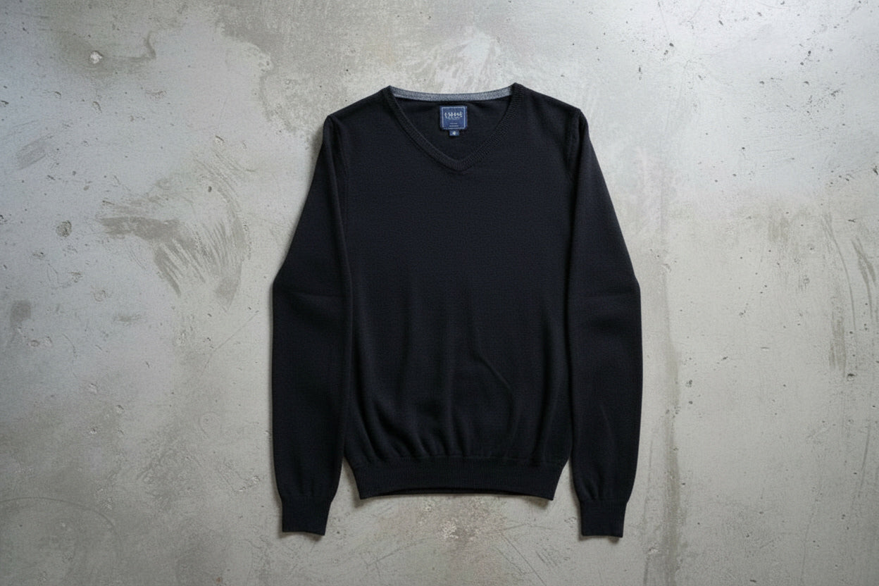 Pull bleu foncé classique