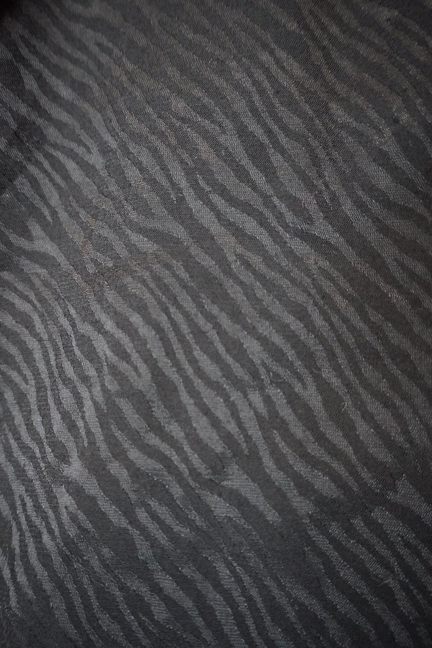 Jupe portefeuille noire à double couche – by Zainab