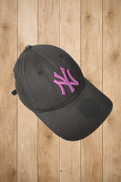 Casquette New Era – By BÉATRICE