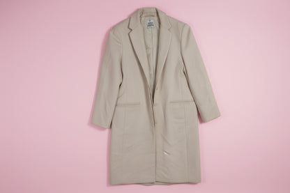 Élégant manteau long en laine crème – by Zainab