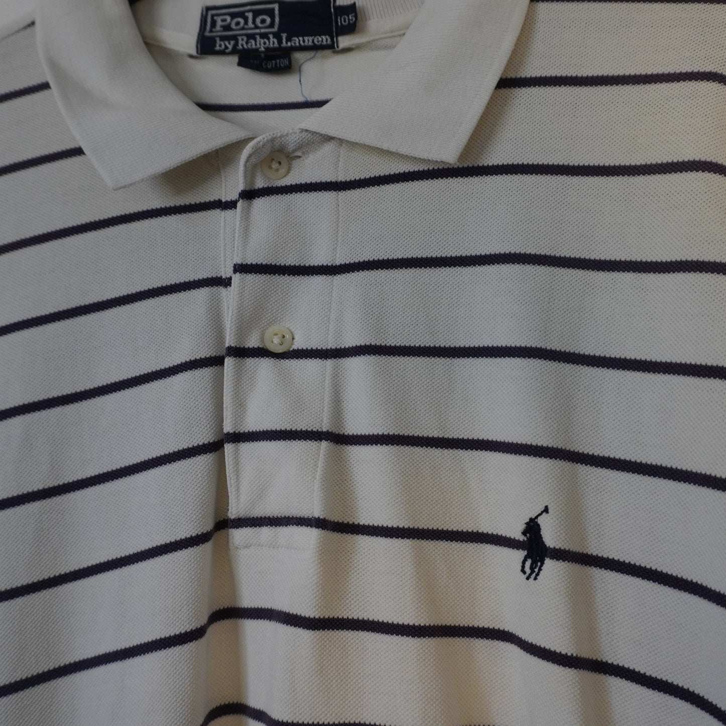 Polo blanc à rayures noires – SS.CARMEN