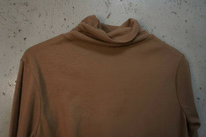 Col roulé marron – taille L (convient mieux à un M)