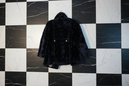 Manteau en fausse fourrure noir ajustable – BY SARAH