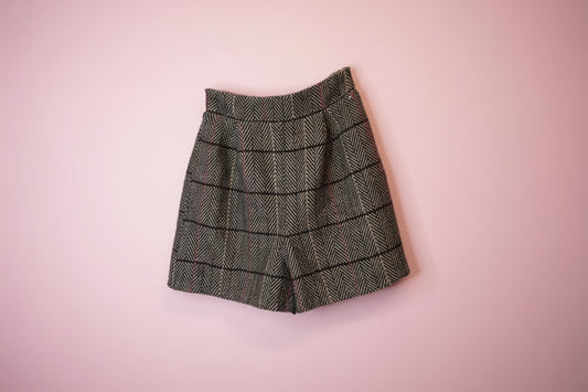 Short beige/rouge/noir – by Zainab