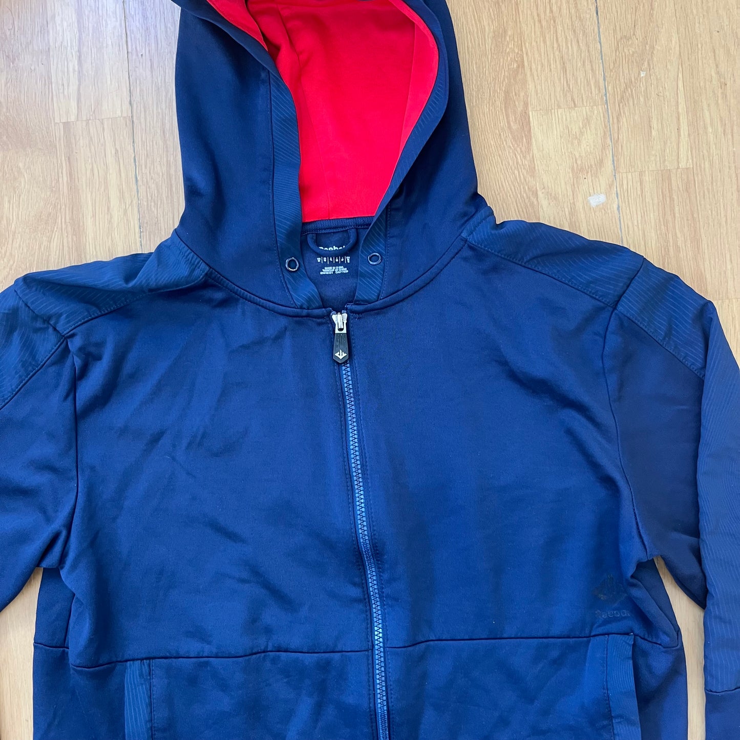 Sweat zippé bleu avec capuche rouge - Reebok - Taille M