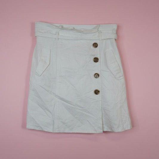 Jupe blanche à ceinture incluse – by Zainab