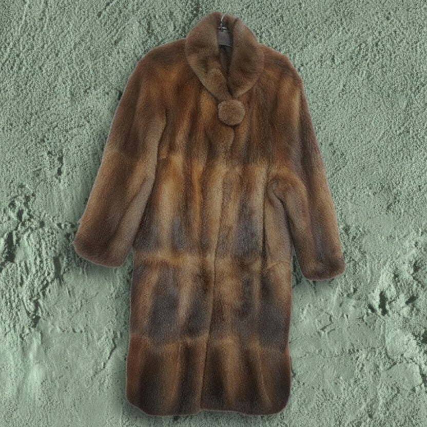 Manteau en Fourrure Longue - by YANNIS KINGSTON