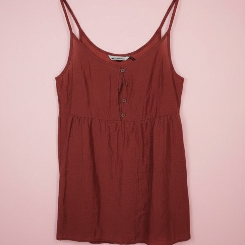Top rose aux hanches – by Zainab
