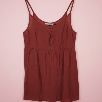 Top rose aux hanches – by Zainab