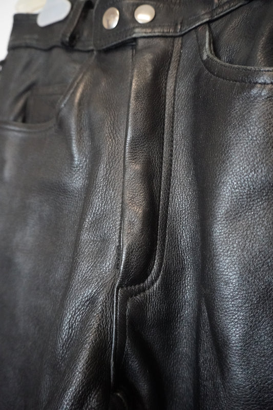 Pantalon en cuir noir skinny lacé – BY KER