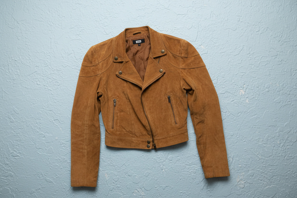 Veste en cuir marron cropped au style contemporain – By MIA