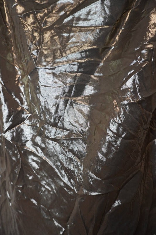 Robe de fête dorée métallique – by Zainab