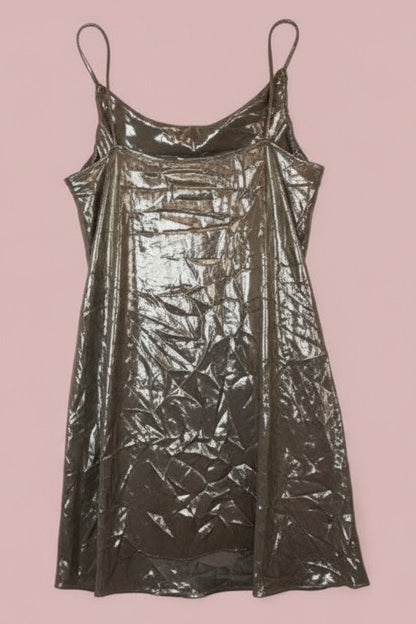 Robe de fête dorée métallique – by Zainab